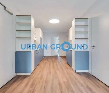 Voll möbliertes Privatzimmer mit Balkon in einer gemischten 5er WG - Photo 1