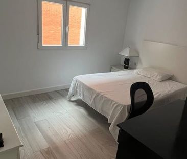 Avenida de Carlos Haya, Málaga, Andalusia 29010 - Photo 2