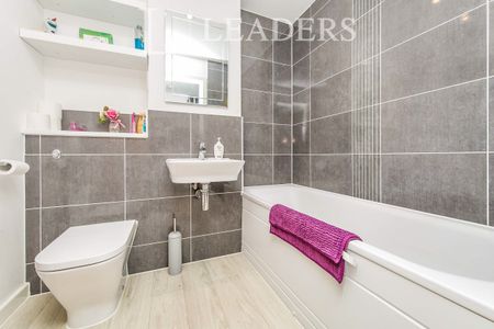 4 bedroom house to rent Osprey Drive, Stowmarket, IP14 - Photo 5