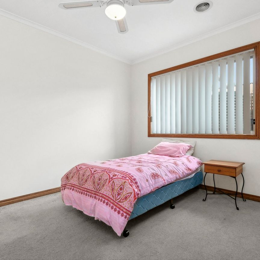 Ideal Family Home in Convenient Pocket! - Photo 1