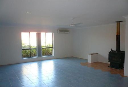 Exceptionally Positioned 4 Bedroom Home in Parkwood - Photo 5