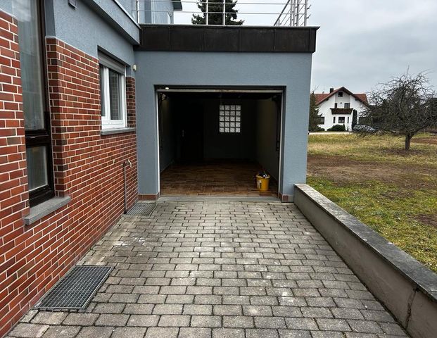 Kernsanierte 4-ZimmerEG-Whg, mit Terrasse, eigenem Garten, Garage - Foto 1