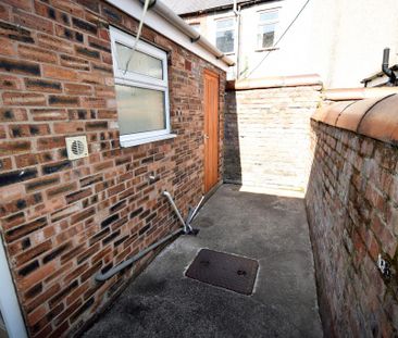 2 bedroom terraced house to rent - Photo 6