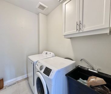 For Lease - 1013 Gorham Street Unit# Coach, Newmarket, Ontario - Photo 6