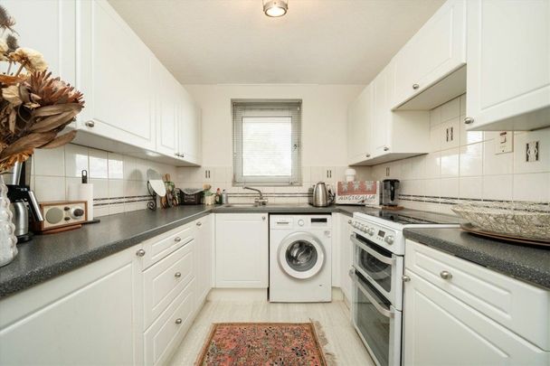 Highbury Grange, Islington, N5 - Photo 1