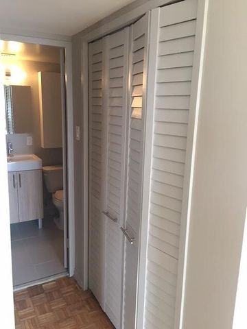 Kenson Towers, a reputable apartment building located in the central core of downtown Ottawa. - Photo 5