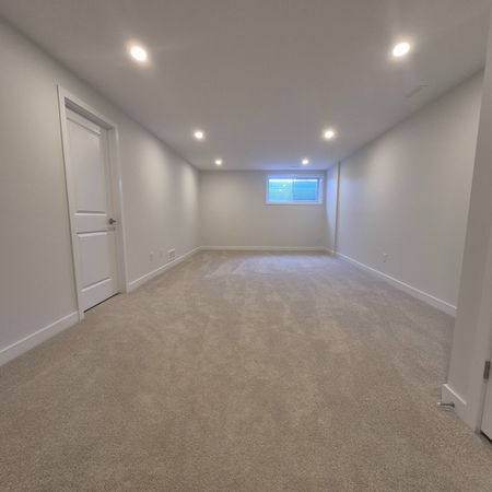 For Lease - 102 Ploughshare Road, Kanata, Ontario - Photo 2