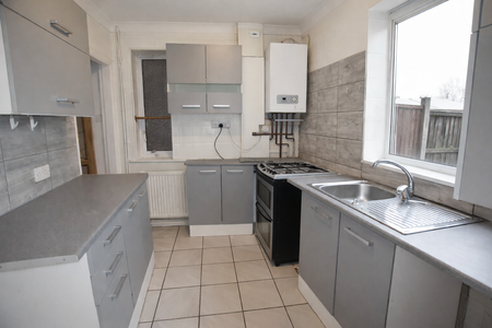 2 bedroom semi-detached house to rent - Photo 5