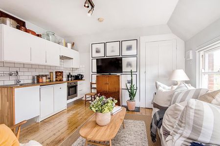 2 Bed Flat, Burton Road, SW9 - Photo 4