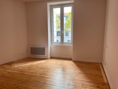 Location Appartement 2 pièces 52m² BRIOUDE 43100 - Photo 2