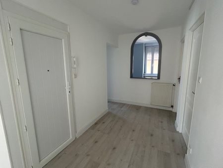 Location Appartement 4 pièces 83m² LE CREUSOT 71200 - Photo 2