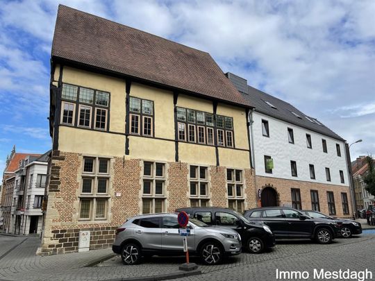 Ruim appartement met terras, rustige ligging in centrum Diest. - Photo 1