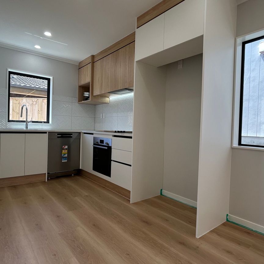 Beautiful Modern Family Home in a Prime Howick Location - Photo 1