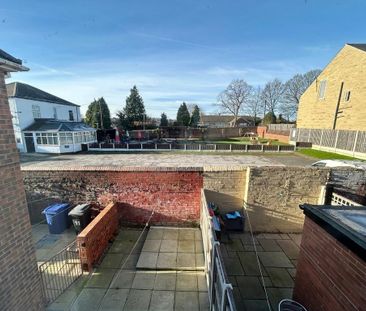 2 bedroom terraced house to rent - Photo 6