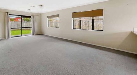 Clendon Park living! - Photo 2