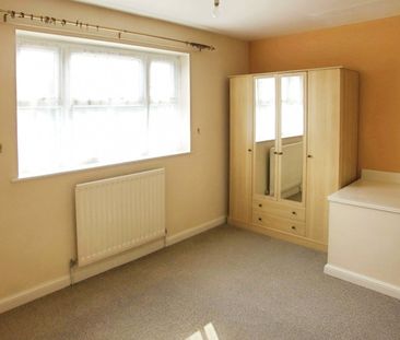 Harvard Close, Woodley, Reading, Berkshire, RG5 - Photo 1