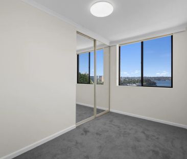 World-class views in Sydney looking over City Skyline - Photo 3