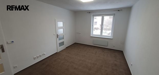 Pronájem bytu 2+1 v osobním vlastnictví 56 m², Pardubice - Photo 1
