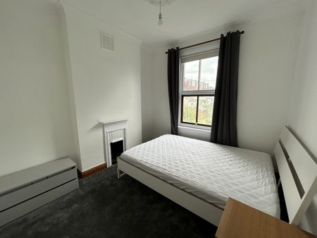 House Share to rent - Bellingham Road, London, SE6 - Photo 2
