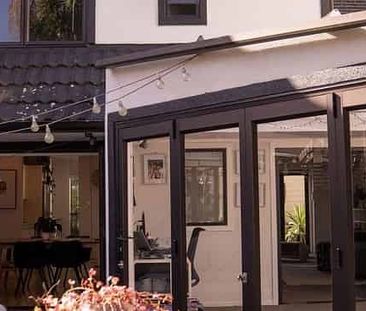 Tropical Oasis 3BR Townhouse in Remuera - Photo 2