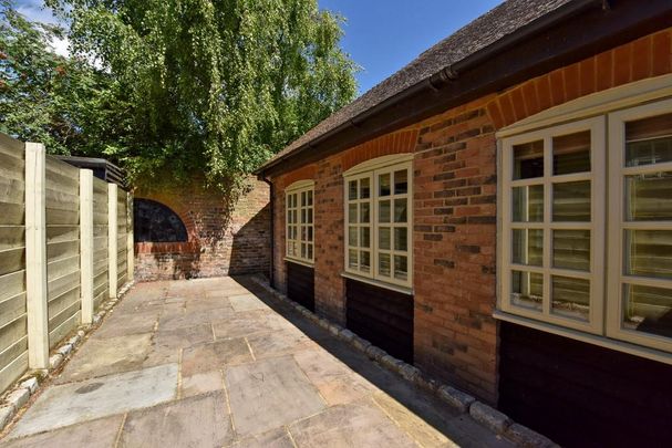 1 bedroom detached house to rent - Photo 1