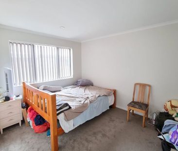 5 bedrooms Modern family home in Papatoetoe - Photo 5