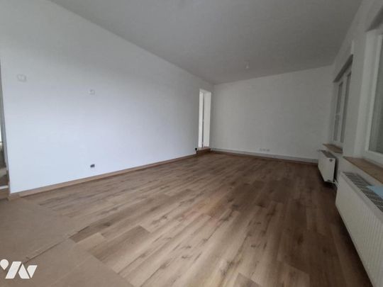 Maison semi-mitoyenne, une chambre, cour - Photo 1