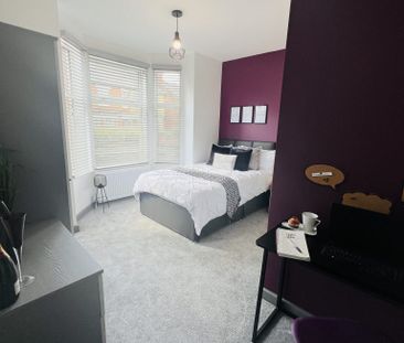 BEDROOM 1 LARGE DOUBLE ENSUITE - Photo 3