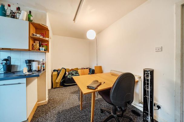 4 bedroom terraced house to rent - Photo 1