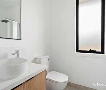 BRAND NEW TOWNHOUSE - Photo 4