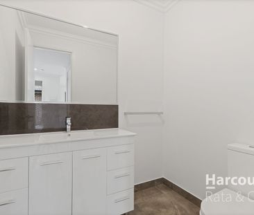 Luxury Living in a Prime Thomastown Location - Photo 3