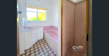 Spacious and Inviting Family Home - Photo 2