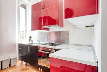 Large single room with balcony in Milan