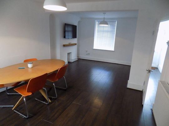 3 bedroom terraced house to rent - Photo 1