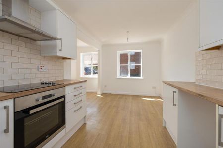 3 bedroom terraced house to rent - Photo 5