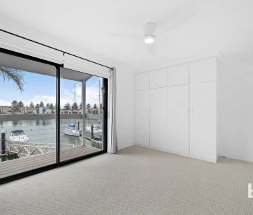 Charming 3-Bedroom Home in the Heart of North Haven - Photo 3