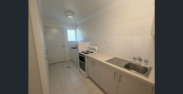 NEAT, TIDY AND QUIET UNIT IN ROSSLEA - Photo 1
