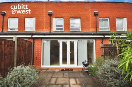 4 bedroom terraced house to rent - Photo 5