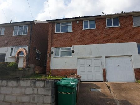 3 bedroom semi-detached house to rent - Photo 2