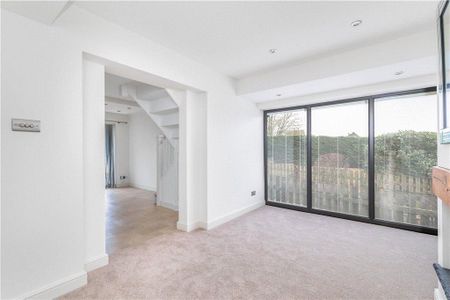 3 bedroom detached house to rent - Photo 5