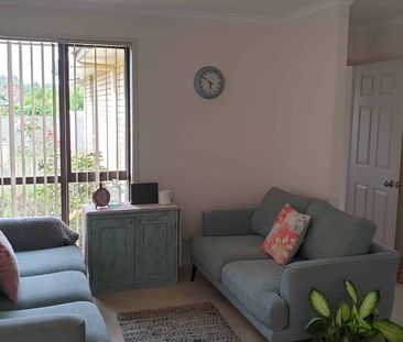 Walk to town - Photo 3