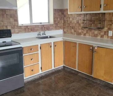 3 Bedroom Home - Photo 3