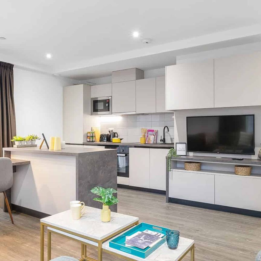 Silver 1 Bed Apartment - Photo 1