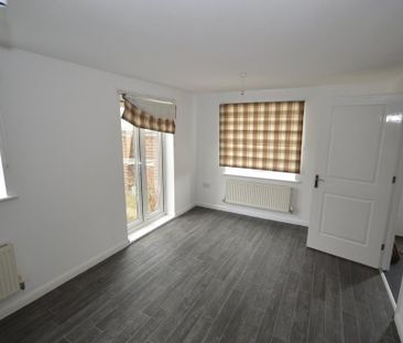 3 bedroom semi-detached house to rent - Photo 6