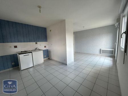 Location Appartement 2 pièces 40m² ST AMAND MONTROND 18200 - Photo 2