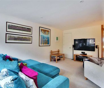 A spacious, upgraded family home in the sought after village of Wad... - Photo 2