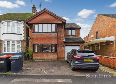 4 bedroom detached house to rent - Photo 5