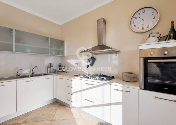 Via Murli, Pietrasanta, Tuscany 54038