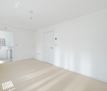 3 bedroom House To Let - Photo 4