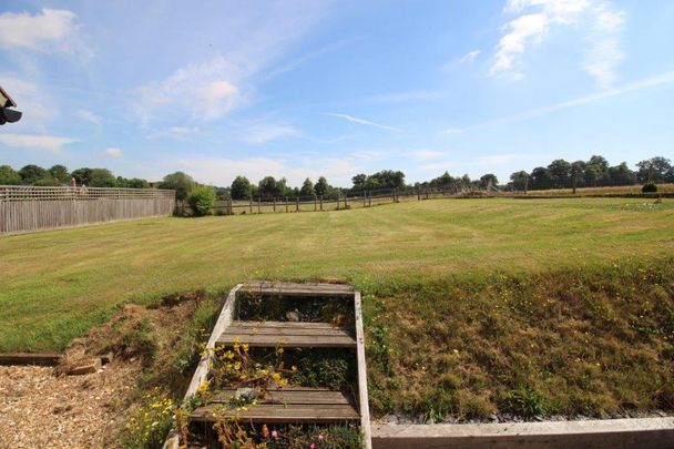 4 Spybush Cottages, Brown Candover - Photo 1